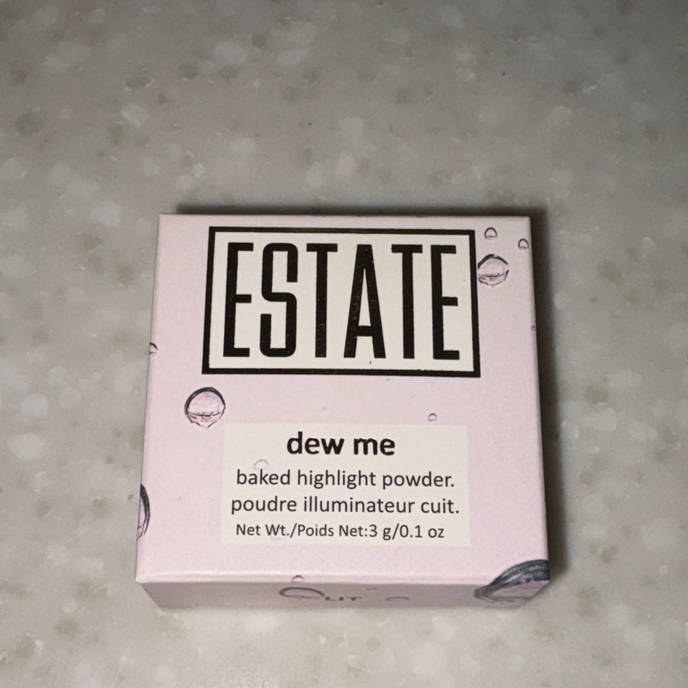 Estate Dew Me Highlight Powder in Pink Box
